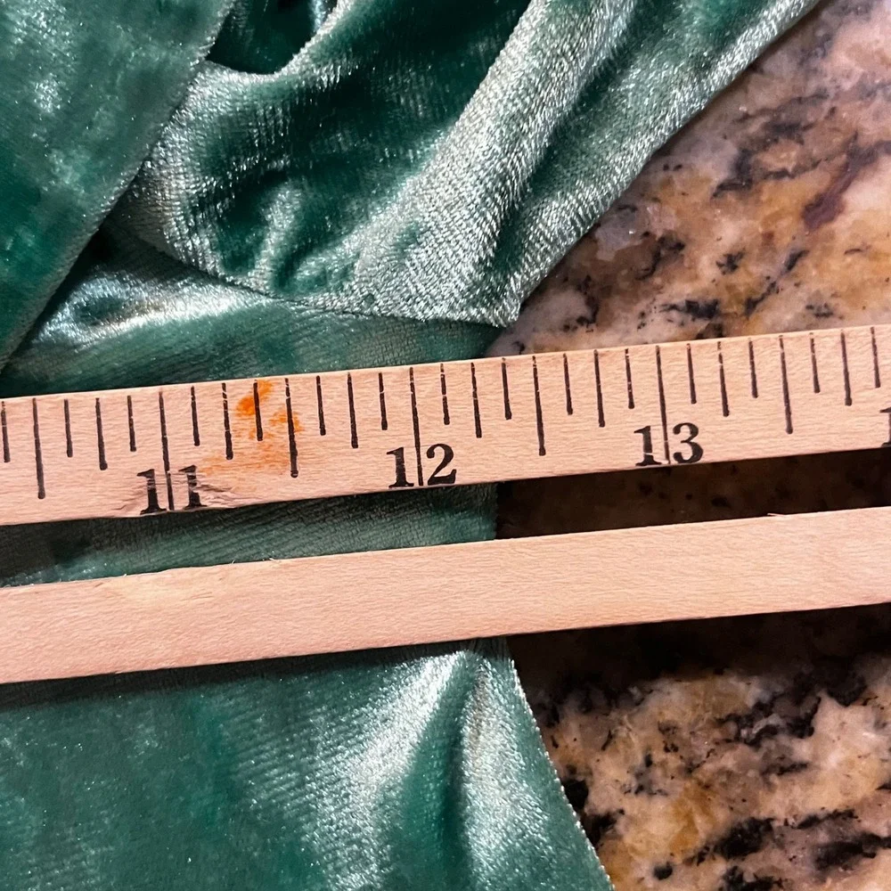 HM Girls Green Crushed‎ Velvet Ruffle Dress Size 5T Holiday Long Sleeve Sage